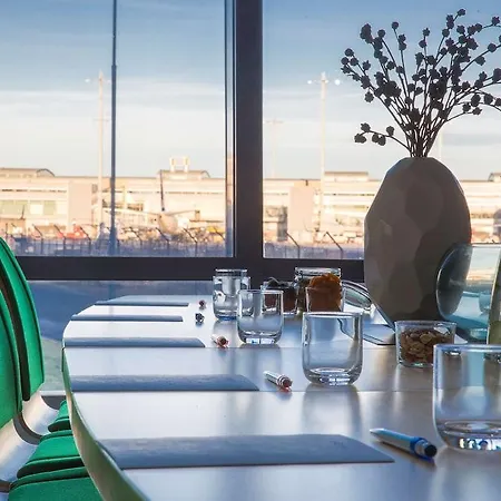 Radisson & Conference Centre Oslo Airport 4*
